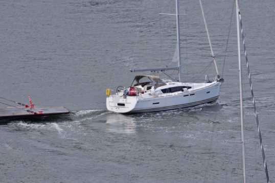30 June 2021 - 17-15-12
But with power on (forward on the yacht), and, presumably, power on (backward on the ferry) a serious incident was avoided.
-------------------
Near misses between yacht and both Lower Ferries